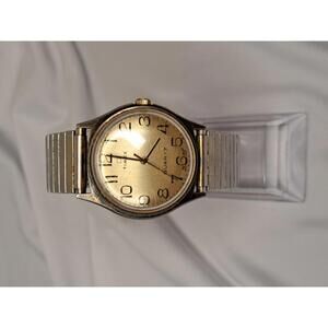 Vintage 1980 Timex Quartz Watch - Champagne Dial - New Battery - Works Great